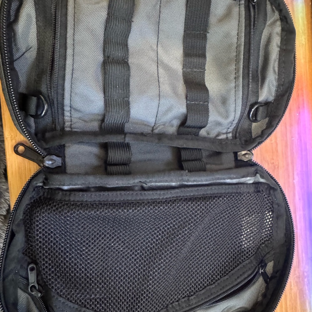 Tom Bihn - handy little thing - EUC - Picture 2 of 3